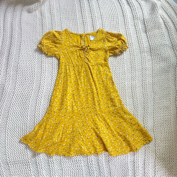 Old Navy Sunny Fit and Flare Crepe Dress for Girls Medium (8) - Picture 2 of 4